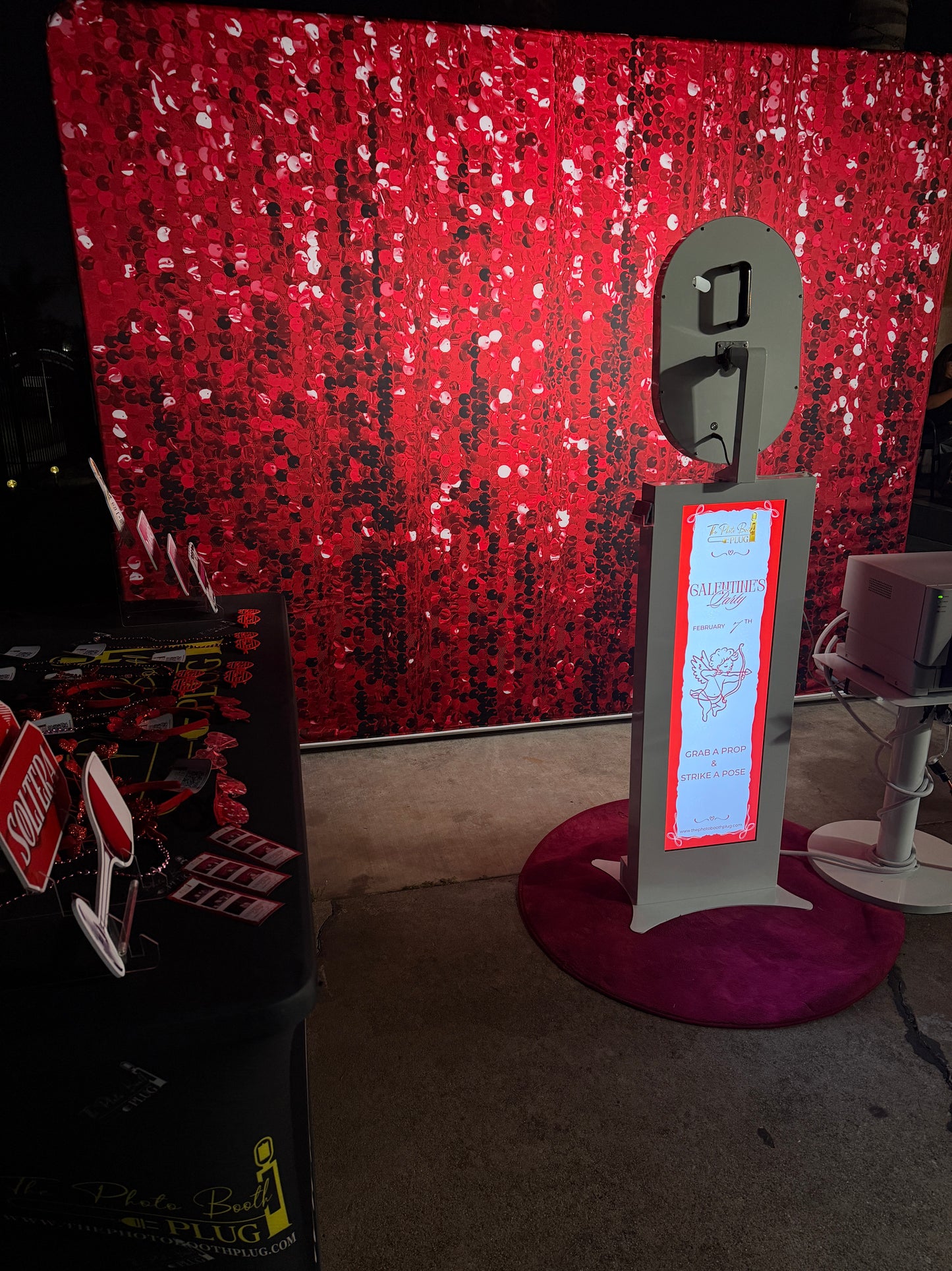 ThePhotoBoothPlug Luxe Booth™